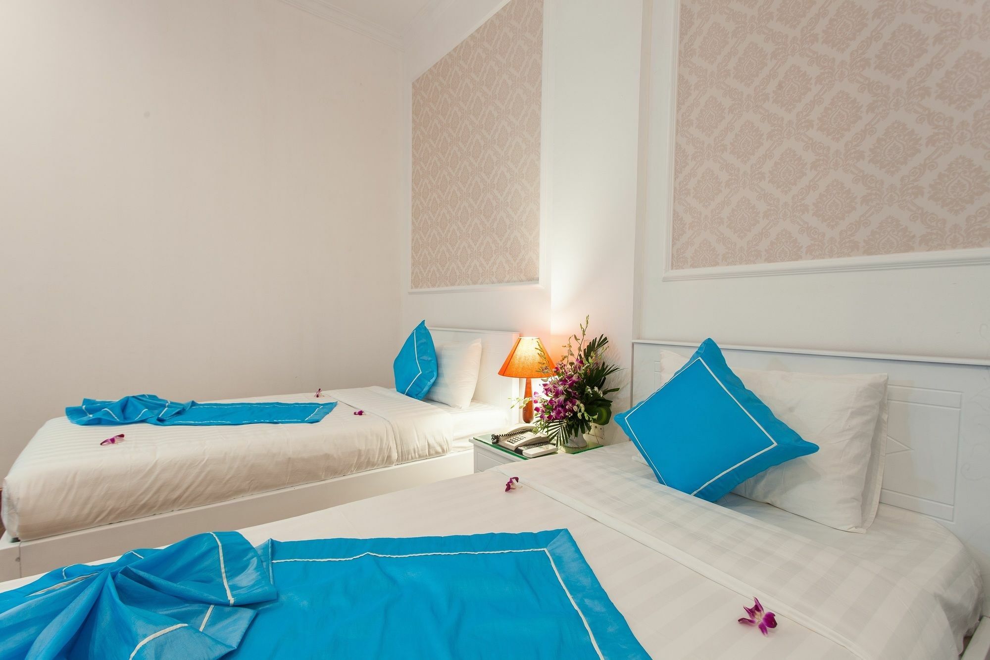 Hanoi Buddy Inn & Travel Exterior photo